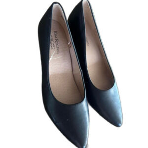 Kim Rogers Women's Black Classic Pointed Toe Pumps - Size 9